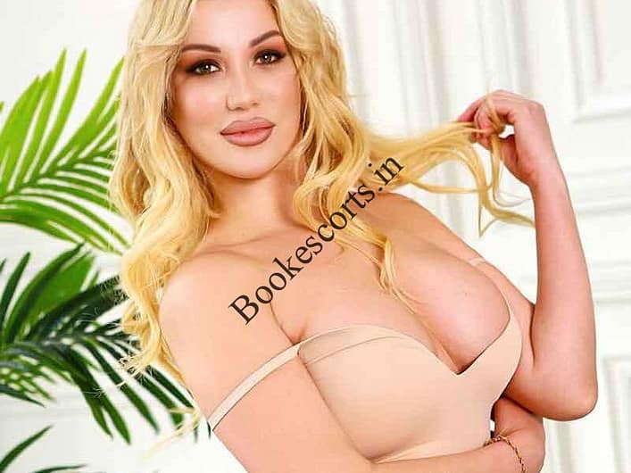 Meenu GFE Escorts in Mendarda, Junagadh